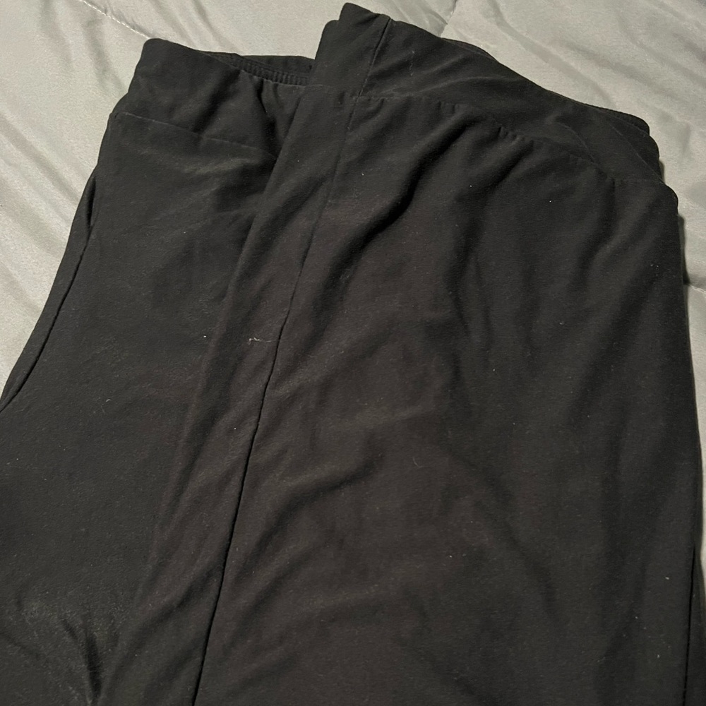 Terra Sky Black Capris  1X  2 pair